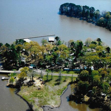 Holly Park Marina Hotel Milam Екстериор снимка