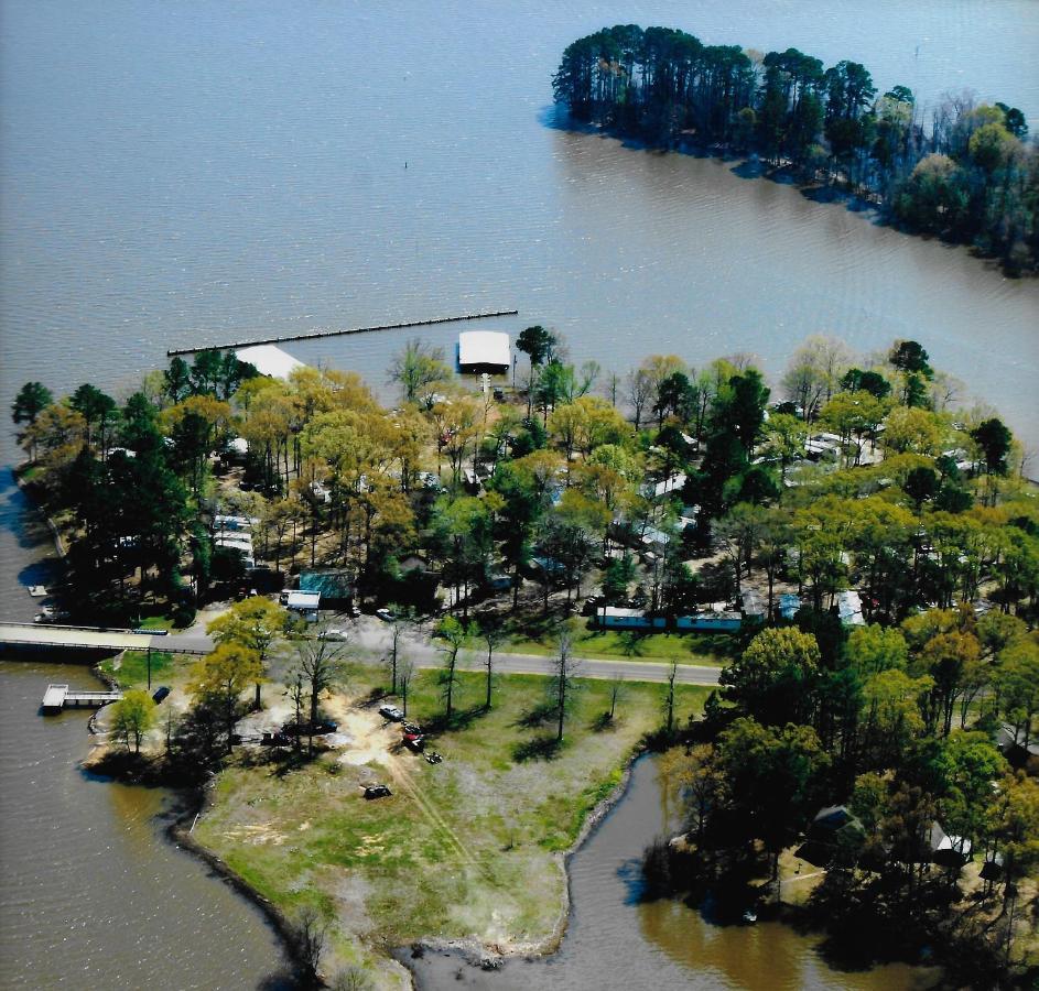 Holly Park Marina Hotel Milam Екстериор снимка